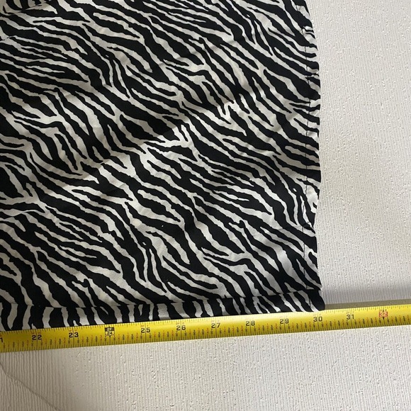 Ashro Woman’s Black White Zebra Print Wide Leg Pants Size 12. - Picture 10 of 11